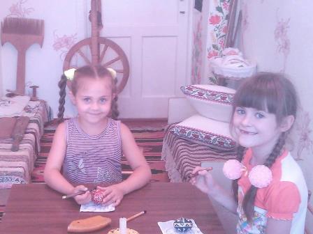 �������